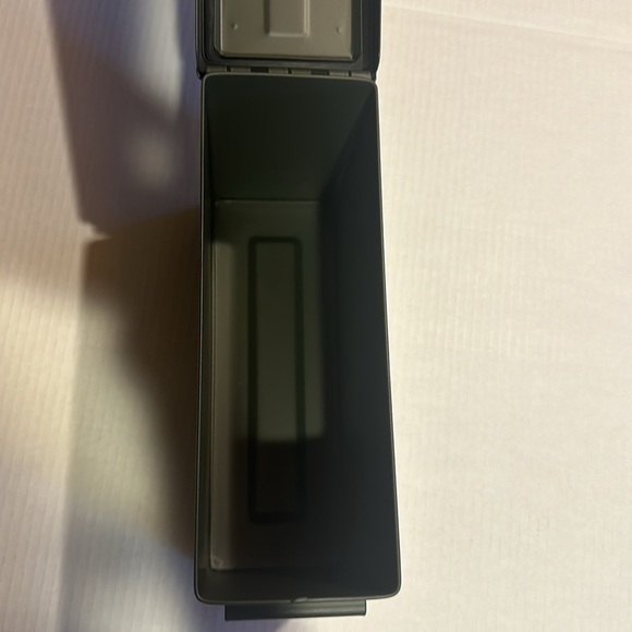 NWOT army military olive green metal container with handle and tight close side - Picture 9 of 12